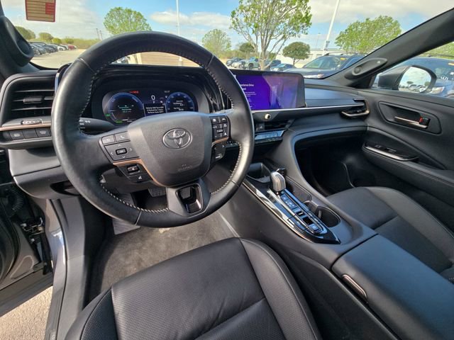 Used 2024 Toyota Crown Limited image 15