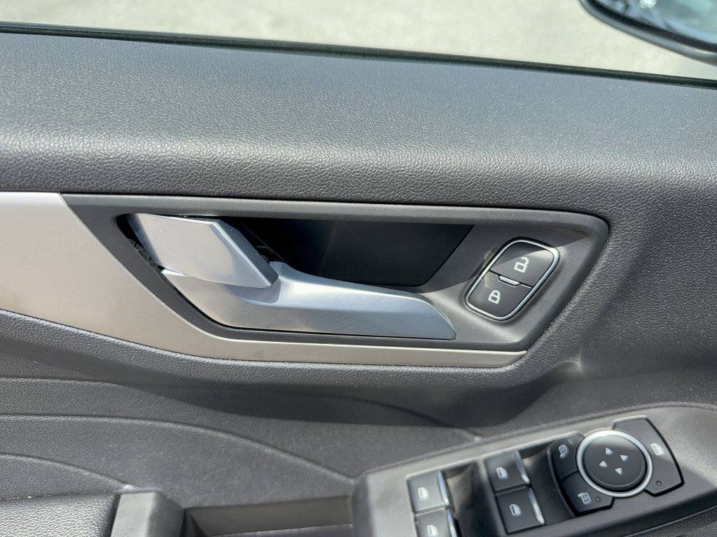 Certified 2022 Ford Escape SEL AWD/4WD image 9