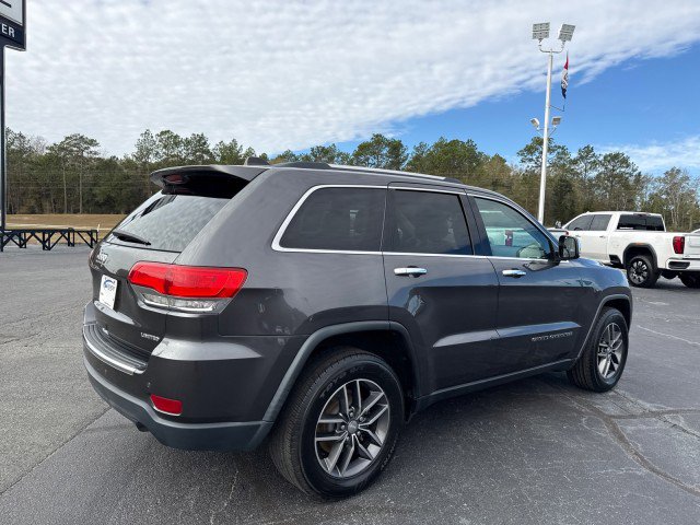 Used 2017 Jeep Grand Cherokee Limited w/ Luxury Group II image 3