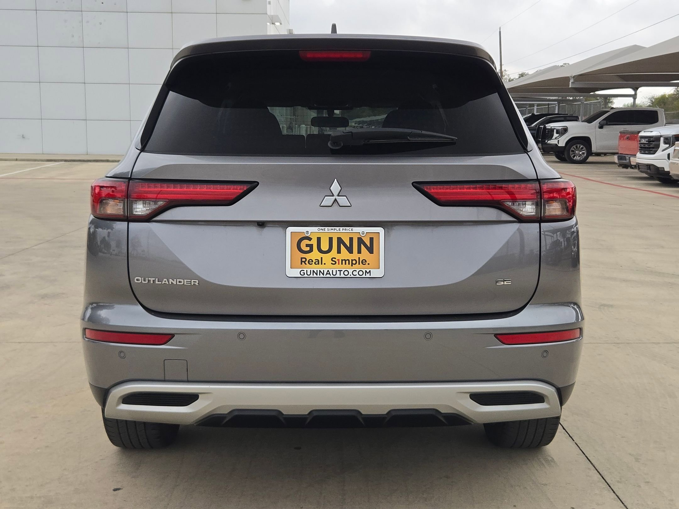 Used 2022 Mitsubishi Outlander SE image 6