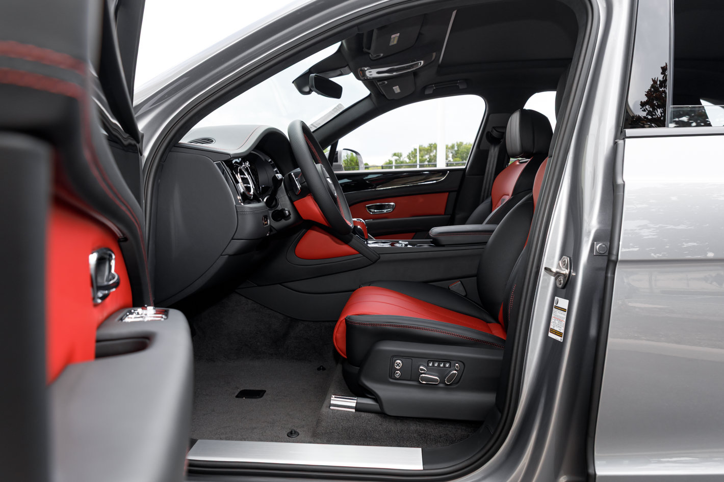 New 2026 Bentley Bentayga AWD/4WD image 26
