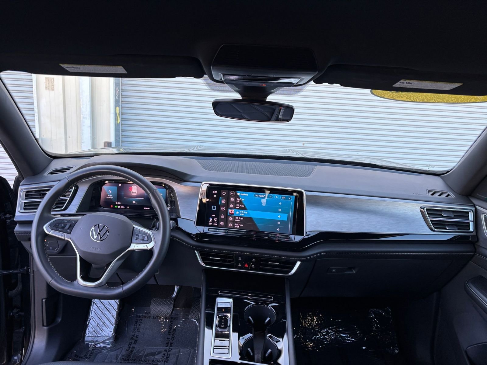 Used 2024 Volkswagen Atlas Cross Sport SE image 33