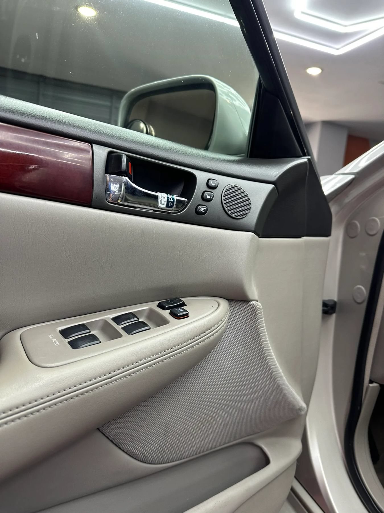 Used 2002 Lexus ES 330 FWD image 10