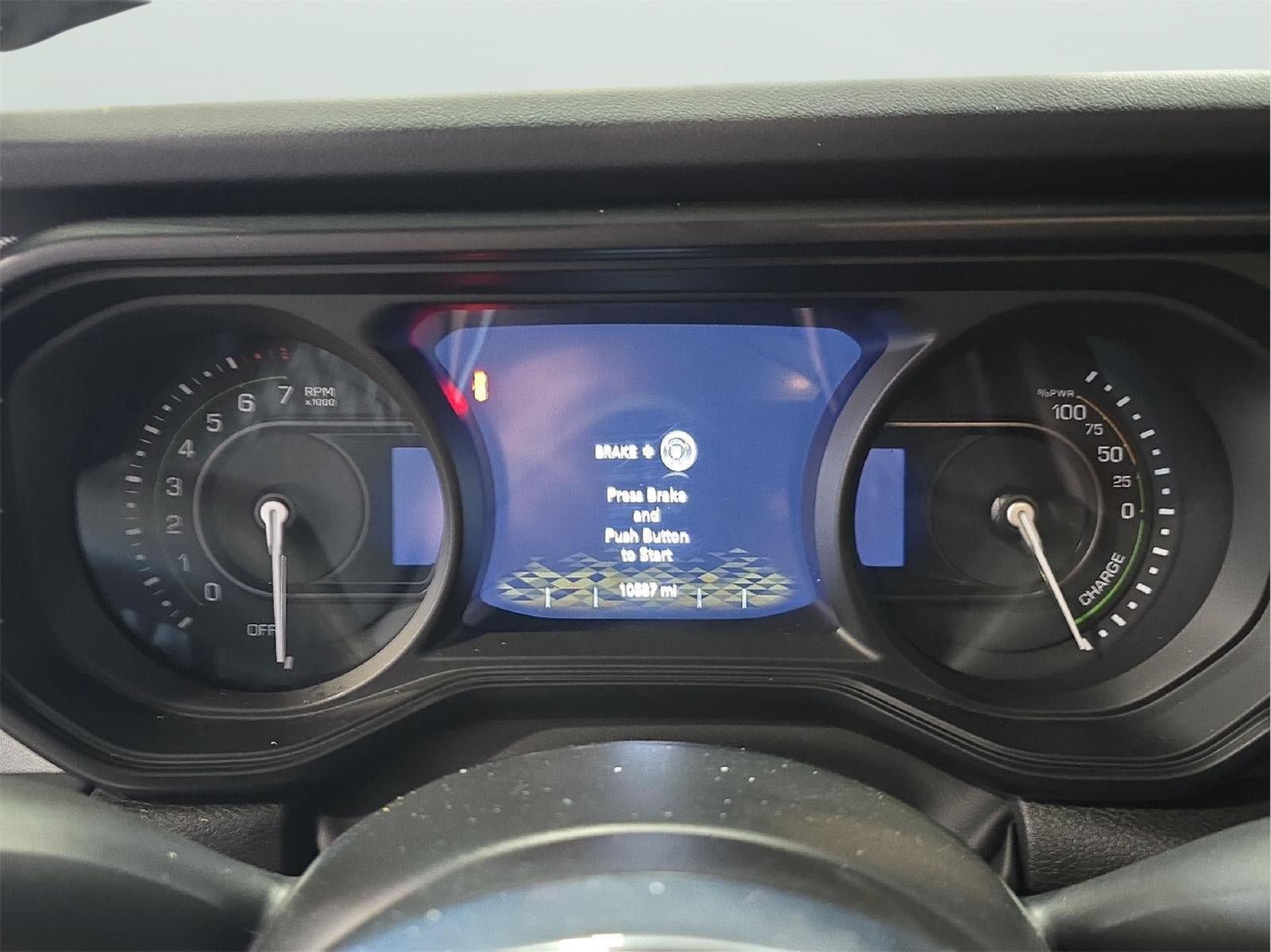 Used 2025 Jeep Wrangler Unlimited Sahara AWD/4WD image 11