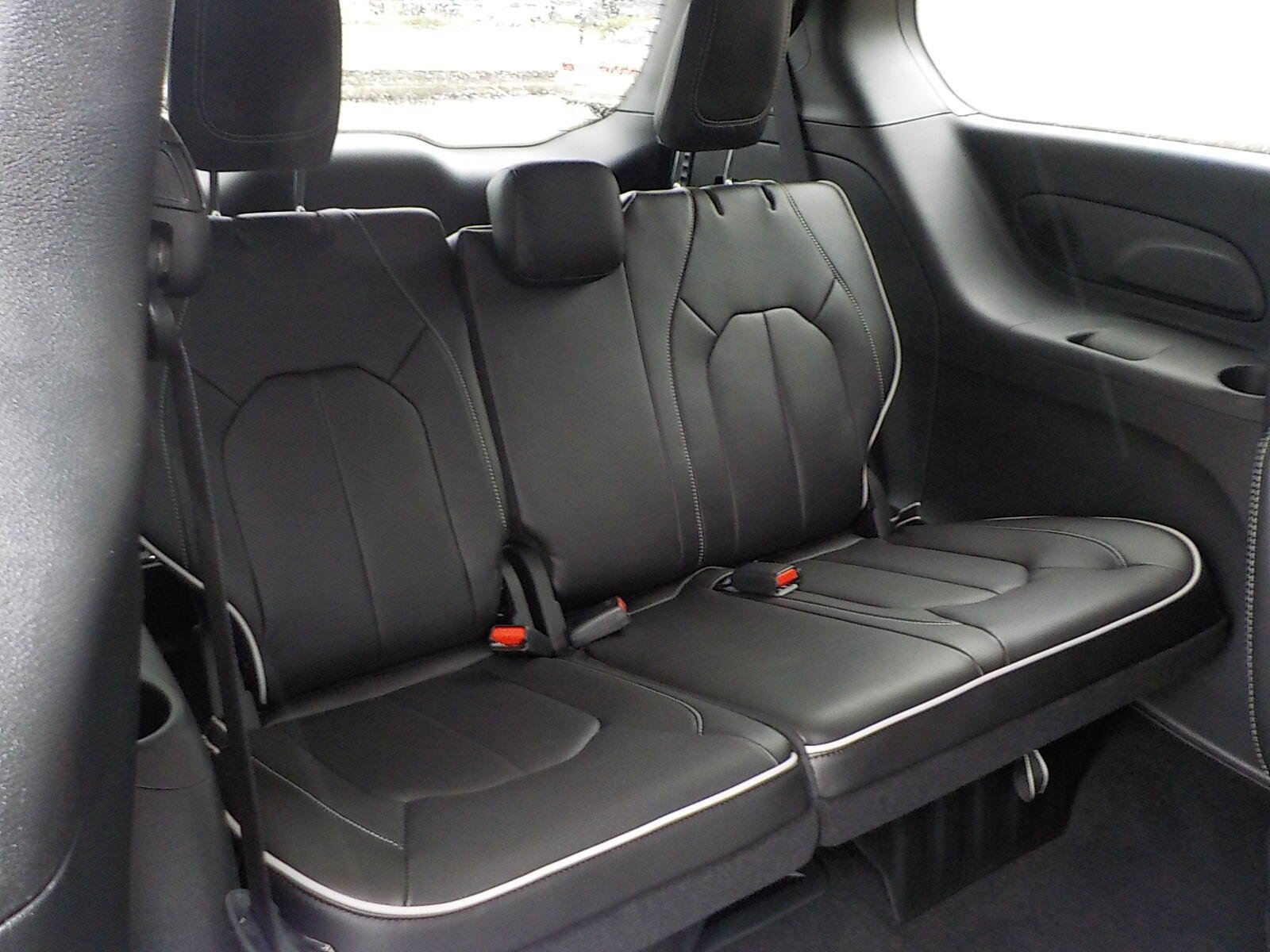 New 2026 Chrysler Pacifica Limited w/ S Appearance Package image 18