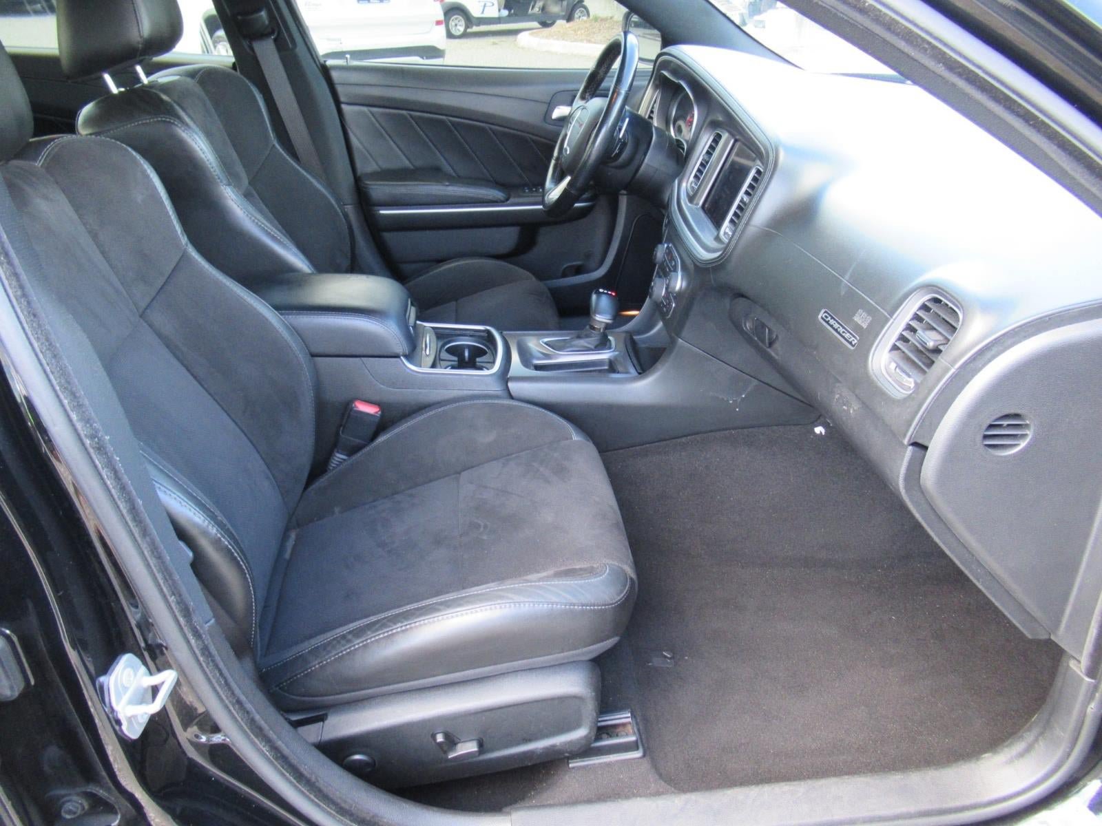 Used 2022 Dodge Charger GT w/ Plus Group RWD image 10
