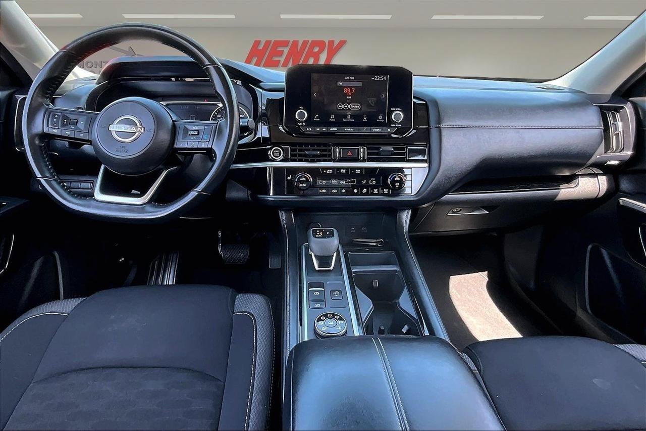 Used 2024 Nissan Pathfinder SV AWD/4WD image 7