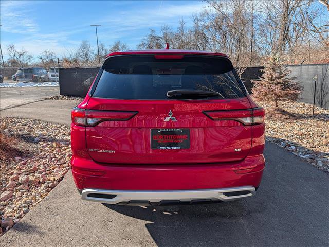 Used 2024 Mitsubishi Outlander SE image 4