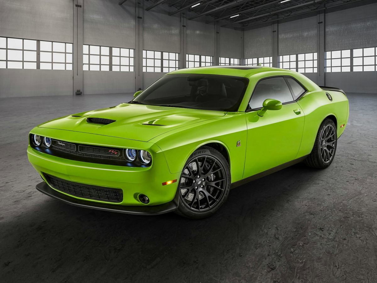 Used 2022 Dodge Challenger GT RWD image 1