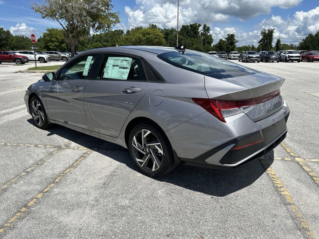 New 2025 Hyundai Elantra Limited image 13