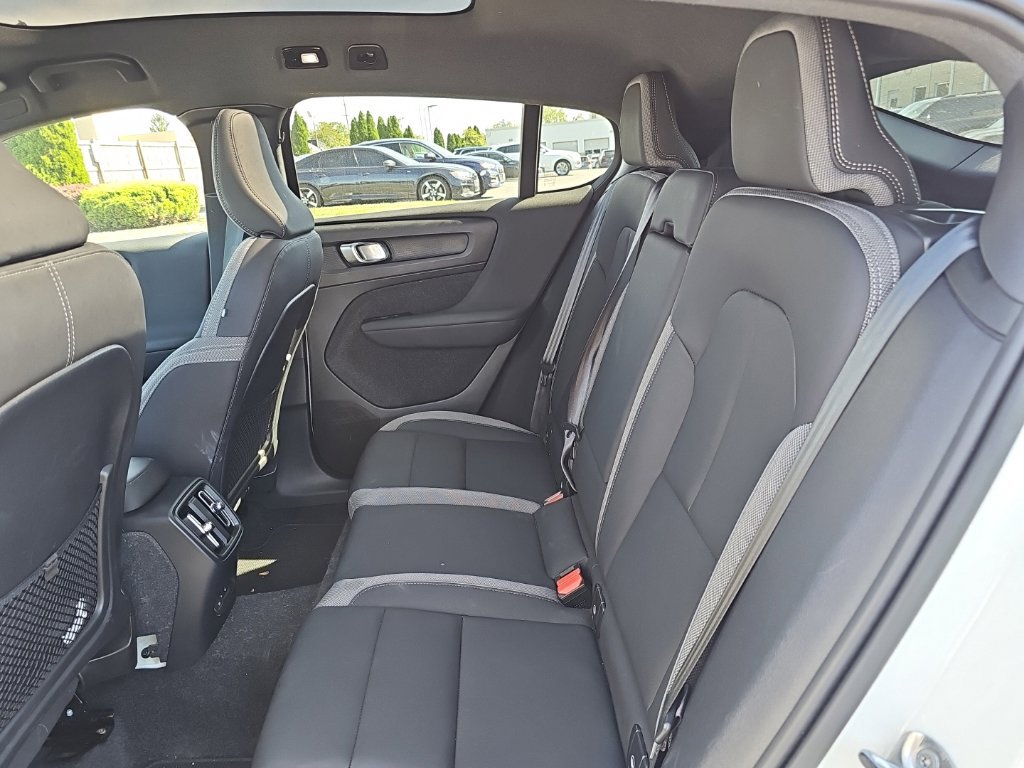 Used 2023 Volvo C40 P8 Recharge Plus w/ Climate Package AWD/4WD image 12