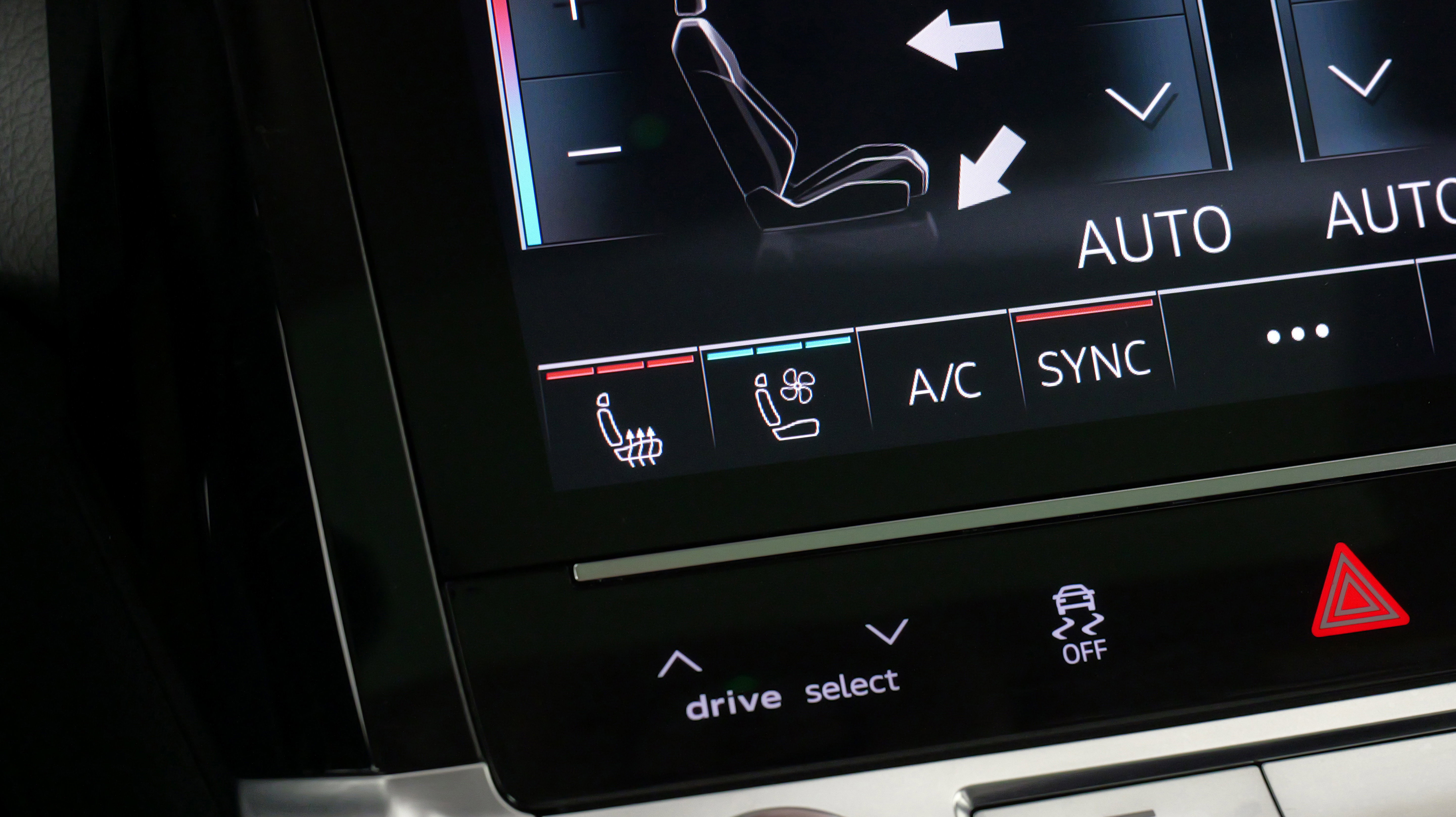 Used 2024 Audi Q8 e-tron Premium Plus w/ Premium Plus Package image 60