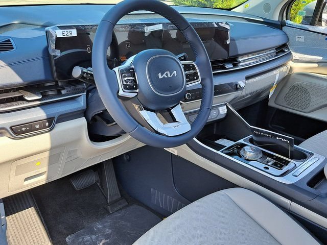 New 2026 Kia Carnival EX FWD image 7