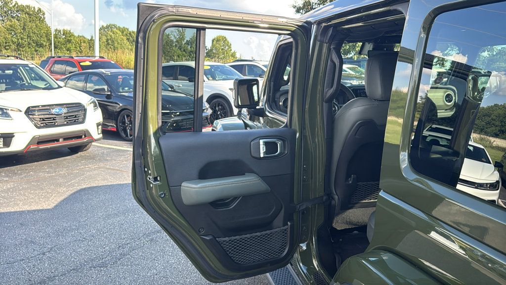 Used 2024 Jeep Wrangler High Altitude AWD/4WD image 26