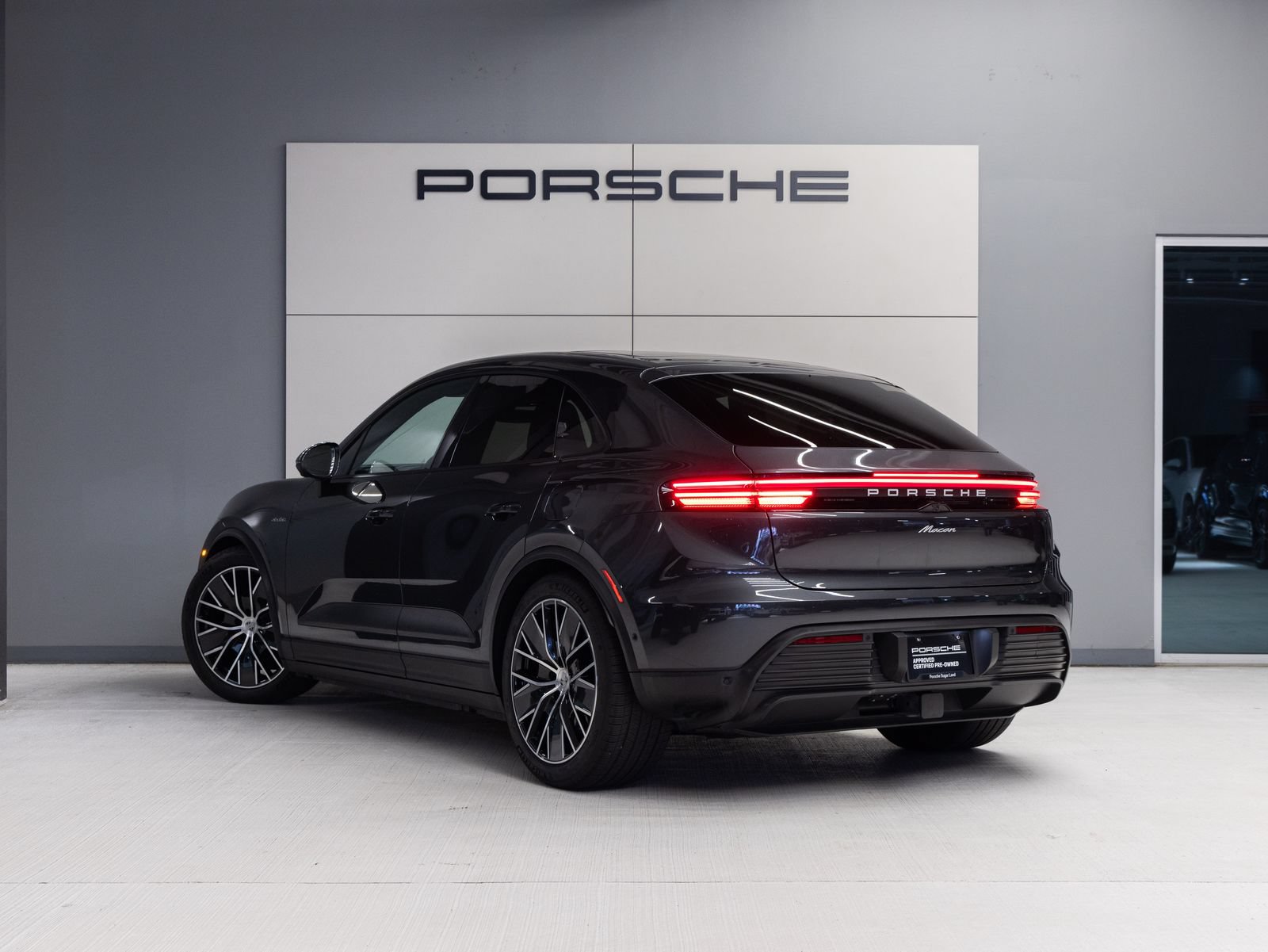 Certified 2025 Porsche Macan Electric RWD image 3