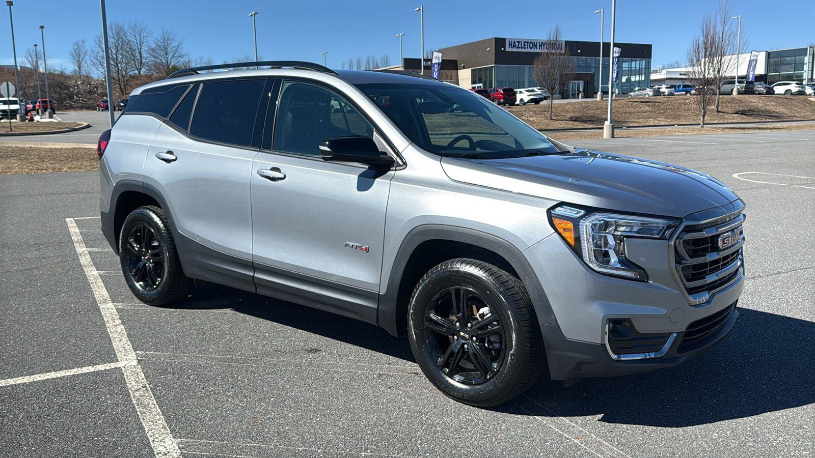 Used 2023 GMC Terrain AT4 image 2