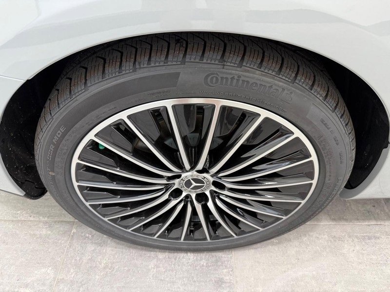 New 2026 Mercedes-Benz CLE 300 4MATIC Coupe image 3