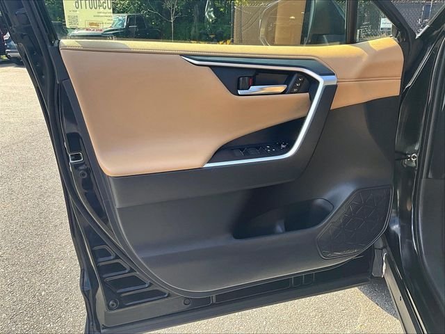 Used 2019 Toyota RAV4 Limited AWD/4WD image 19