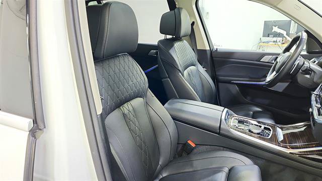 Used 2026 BMW X7 xDrive40i AWD/4WD image 27