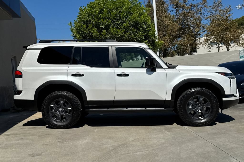 Used 2024 Lexus GX 550 AWD/4WD image 6