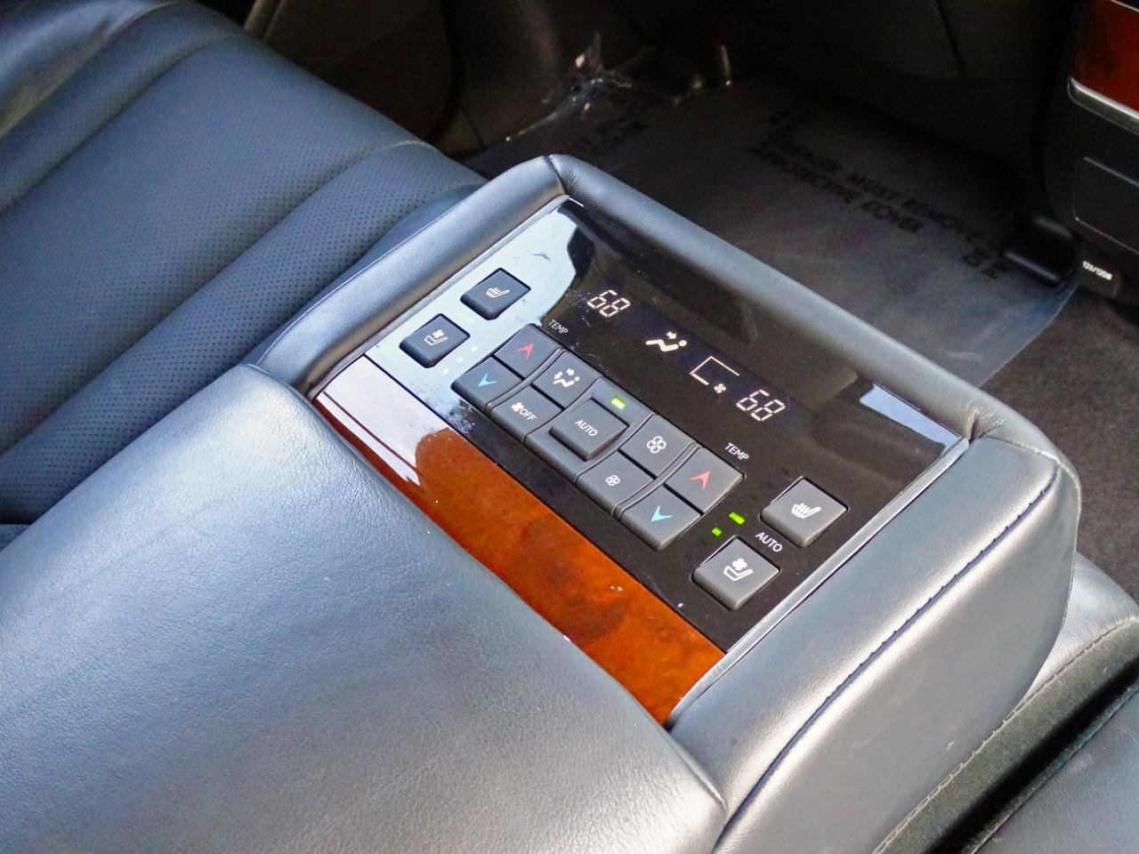 Used 2019 Lexus LX 570 4WD w/ Luxury Package image 36