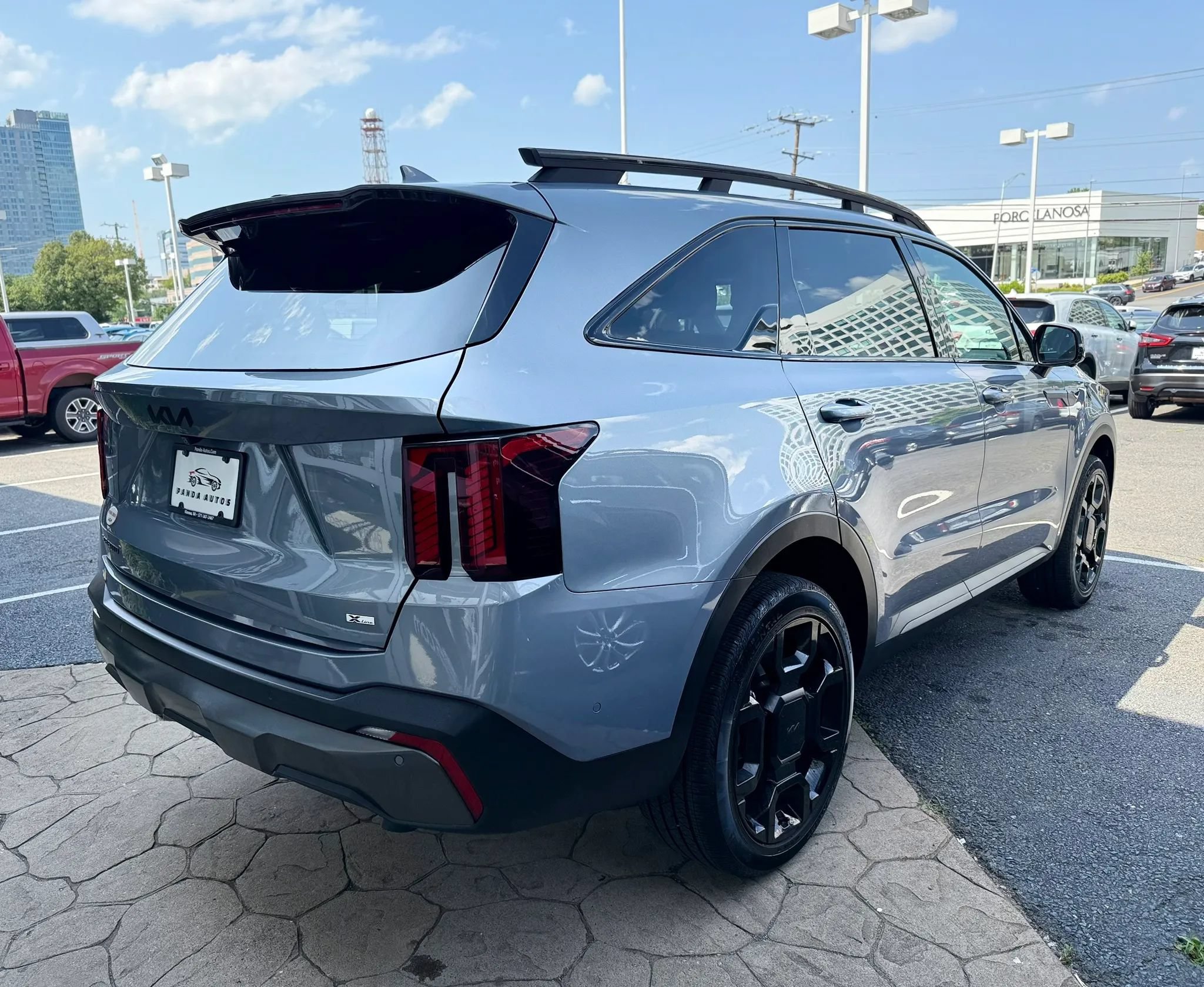 Used 2025 Kia Sorento SX AWD/4WD image 6