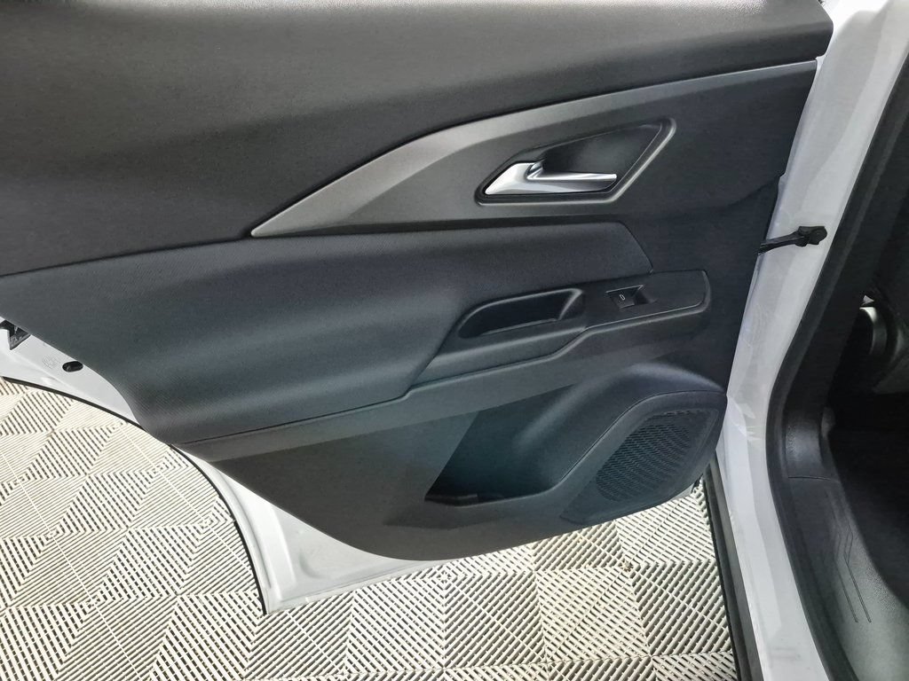 New 2026 Chevrolet Equinox EV LT FWD image 21