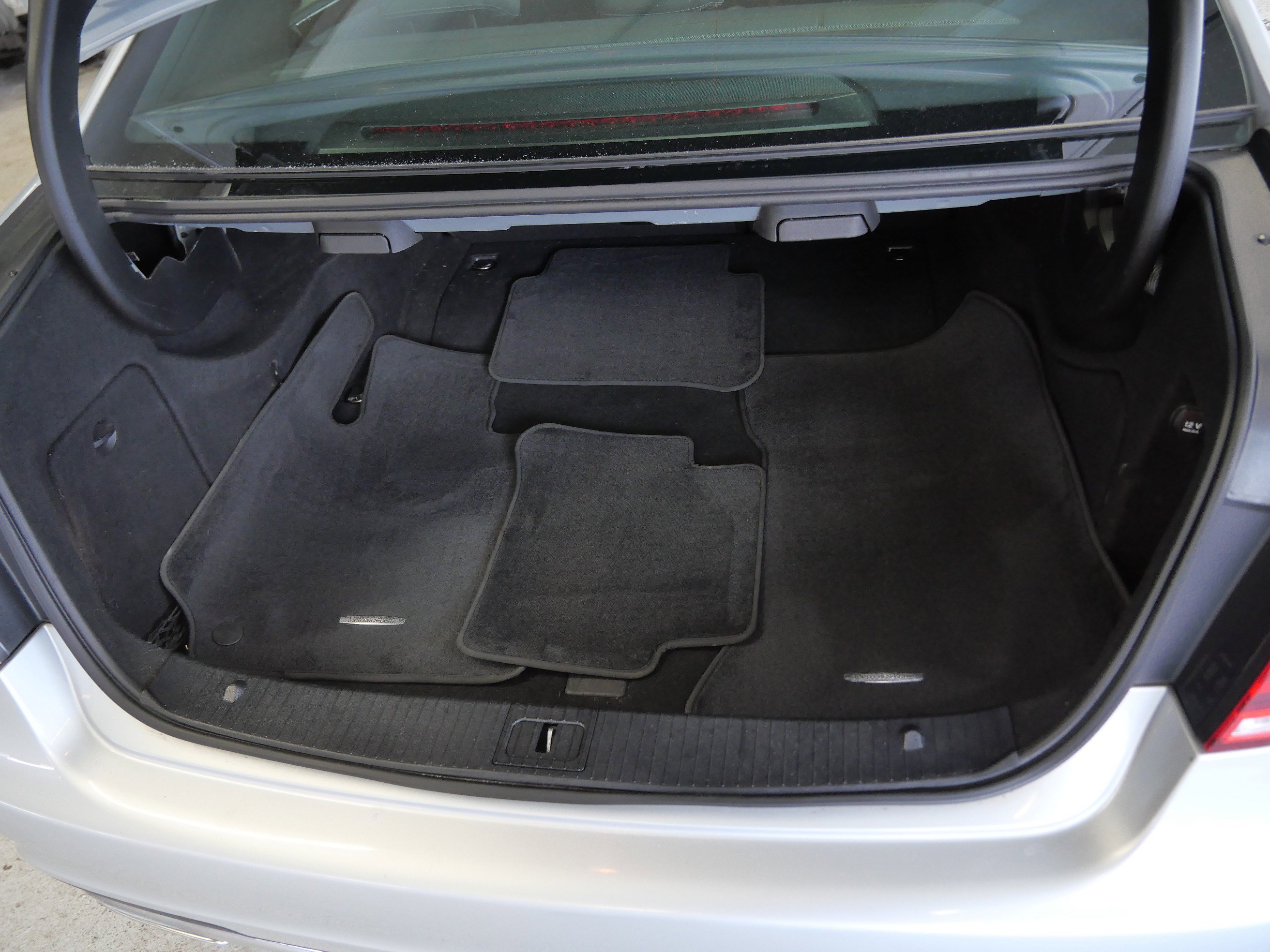 Used 2014 Mercedes-Benz E 350 4MATIC Sedan image 17