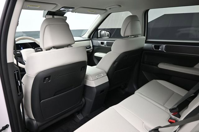 Used 2025 Hyundai Santa Fe SEL FWD image 18