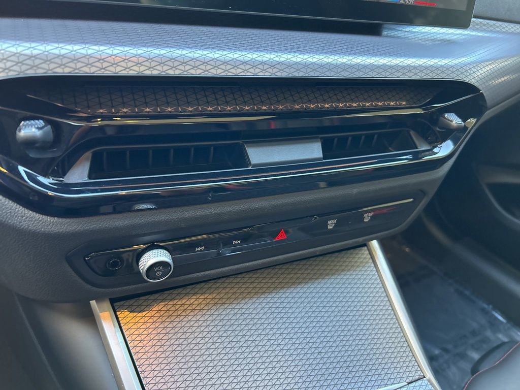 Used 2025 BMW M2 w/ Lighting Package image 44