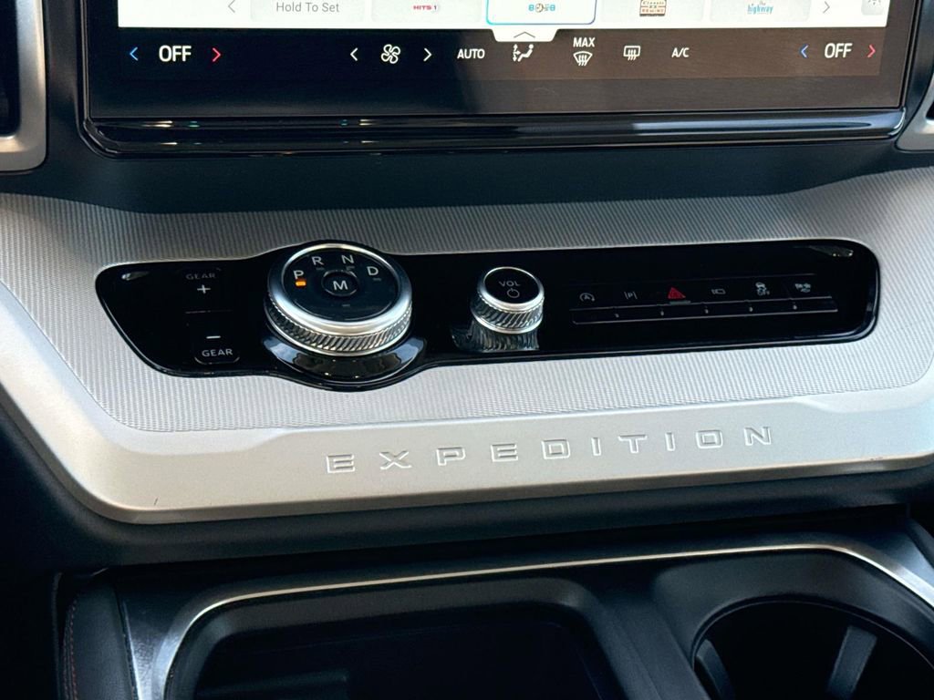 Certified 2025 Ford Expedition Active image 18