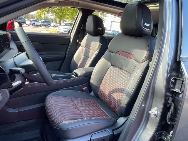 New 2027 Nissan Kicks SR AWD/4WD image 8