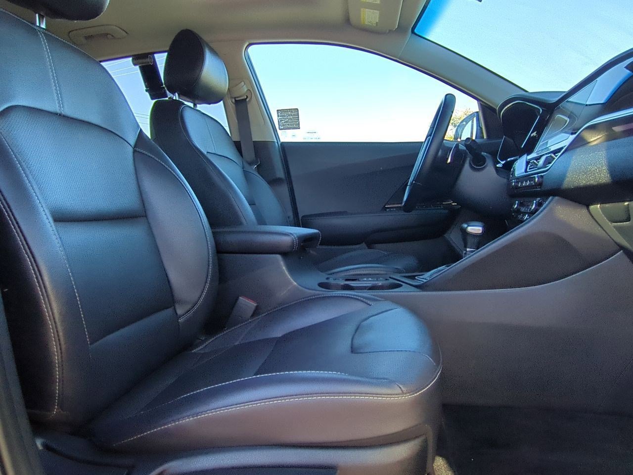 Certified 2022 Kia Niro EX Premium image 27