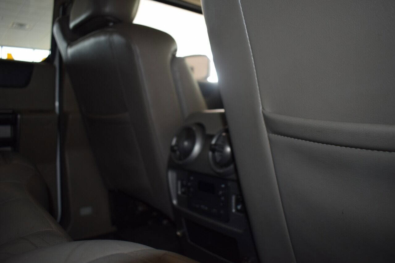 Used 2003 HUMMER H2 w/ Preferred Equipment Group AWD/4WD image 43