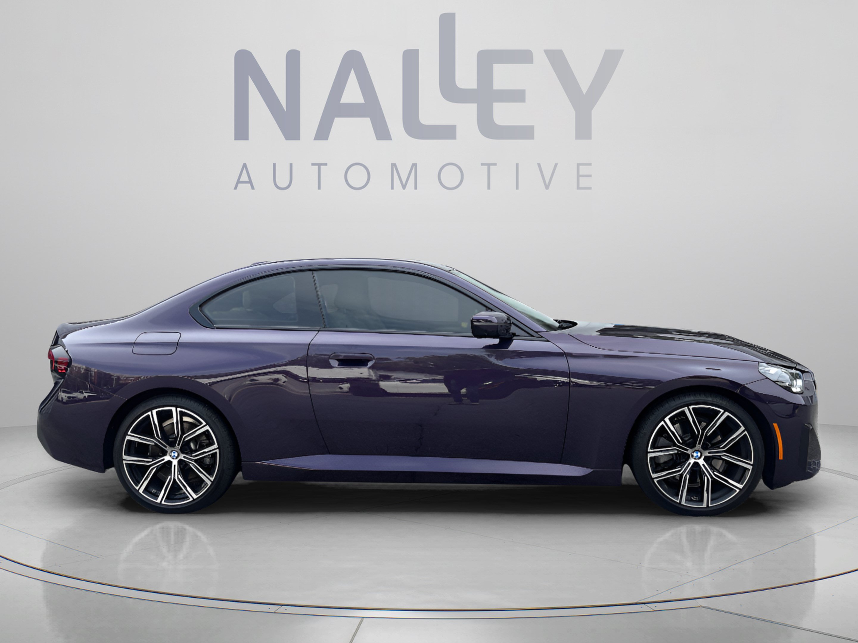 Used 2024 BMW 230i Coupe w/ Convenience Package RWD image 4