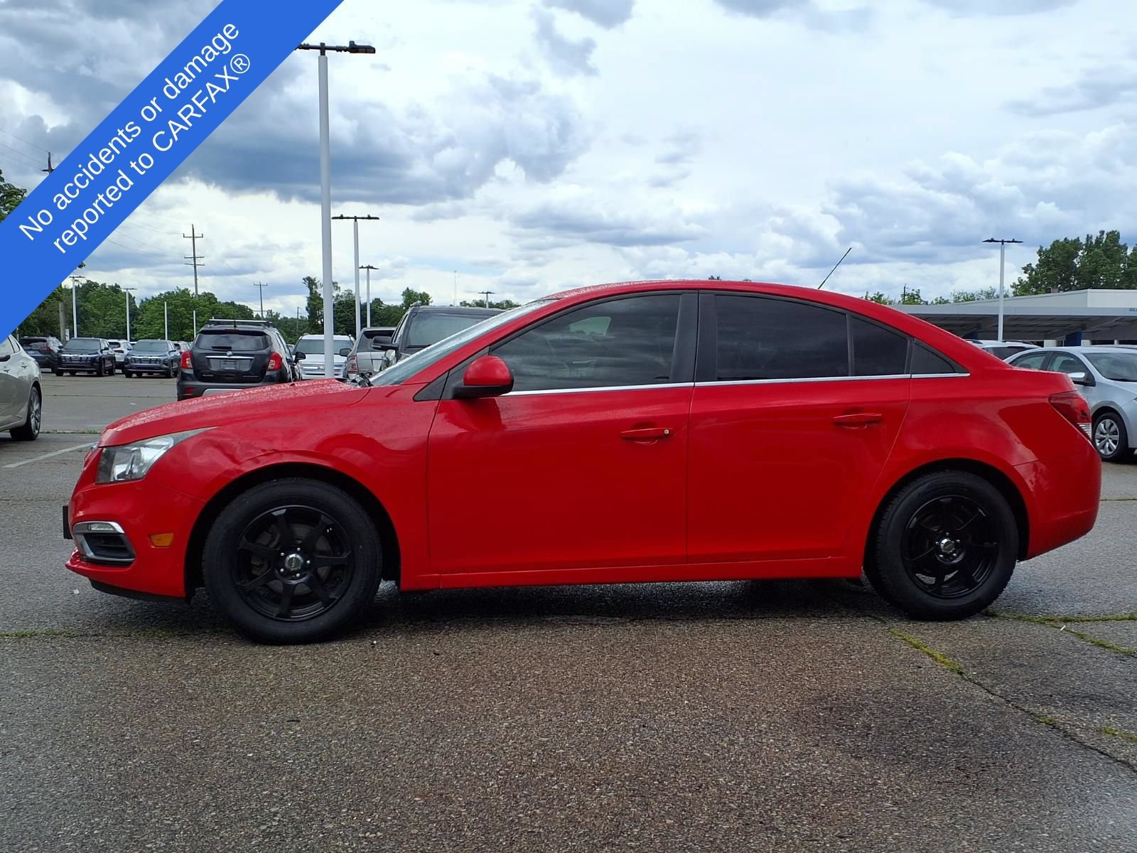 Used 2015 Chevrolet Cruze LT w/ Technology Package FWD image 9