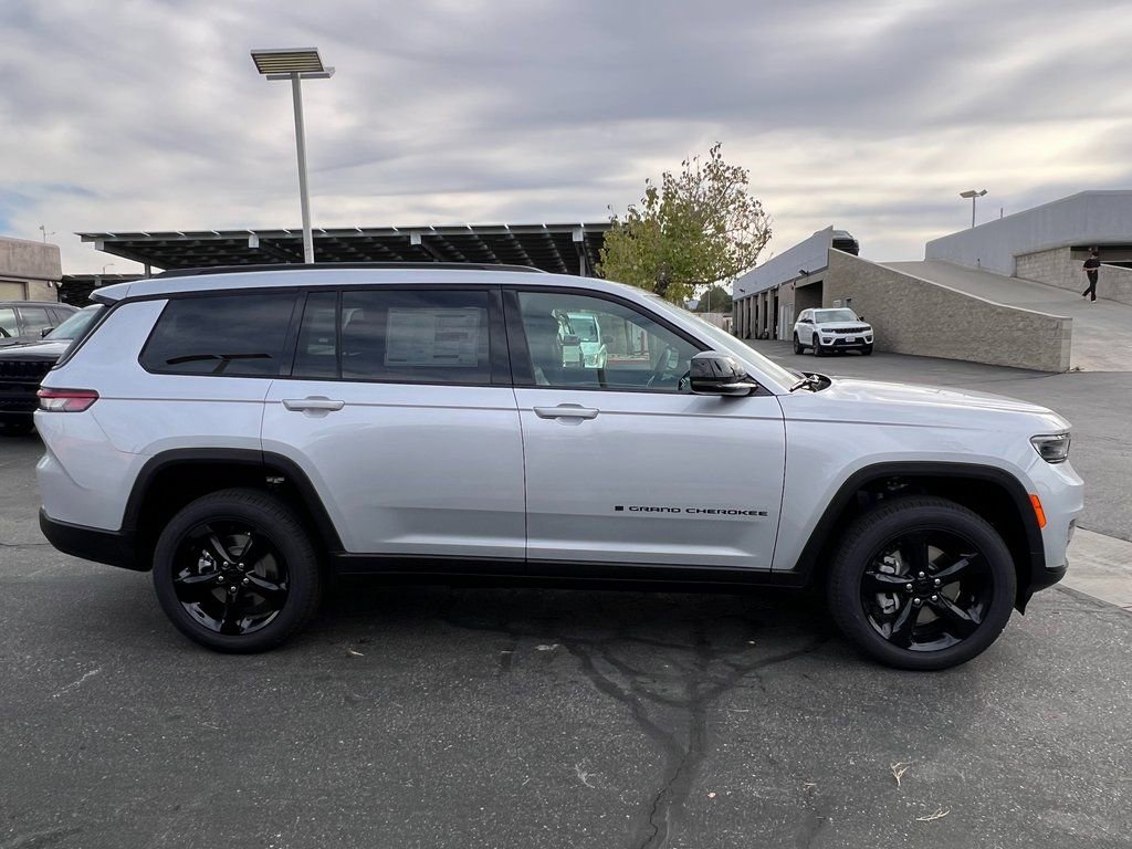 New 2025 Jeep Grand Cherokee L Limited w/ Black Appearance Package RWD image 7