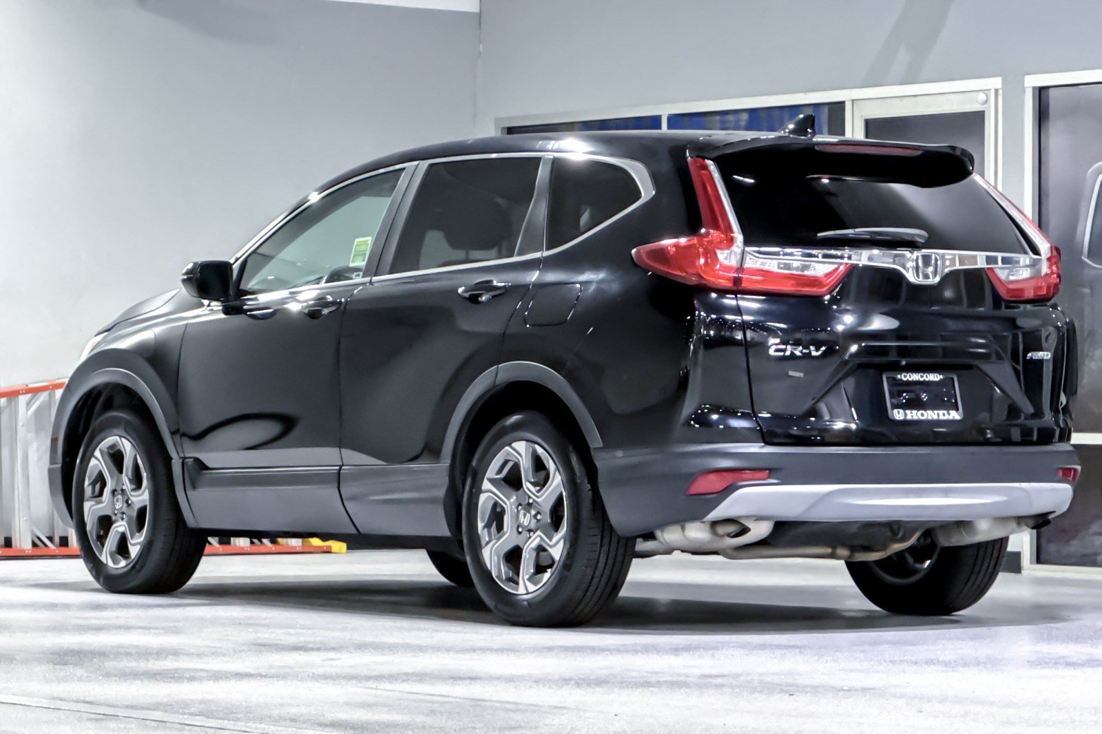 Used 2017 Honda CR-V EX-L image 3