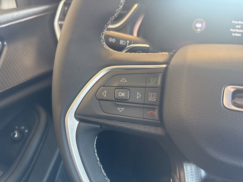 New 2025 Jeep Grand Cherokee Laredo w/ Luxury Tech Group I image 22