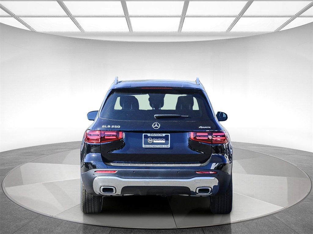 Used 2024 Mercedes-Benz GLB 250 4MATIC image 3