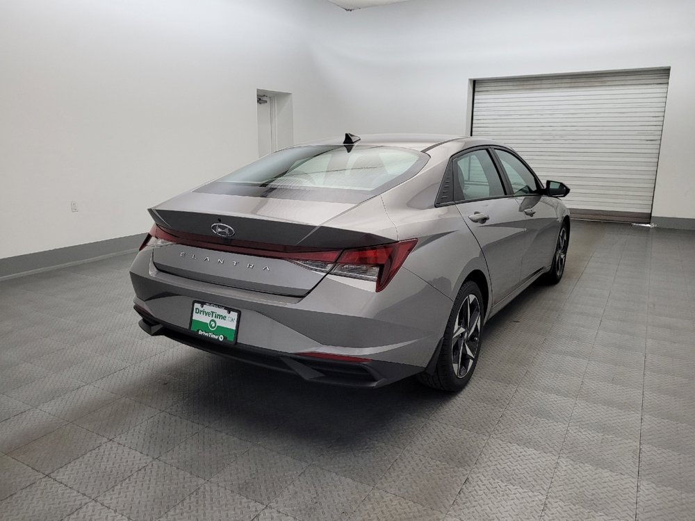 Used 2023 Hyundai Elantra SEL w/ Convenience Package FWD image 9