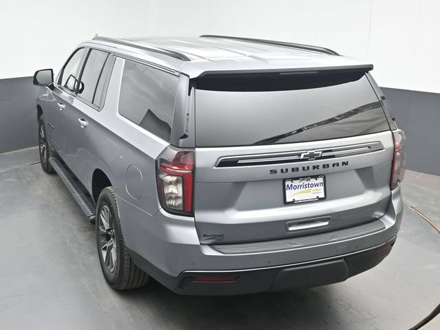 Used 2023 Chevrolet Suburban Z71 w/ Luxury Package AWD/4WD image 42