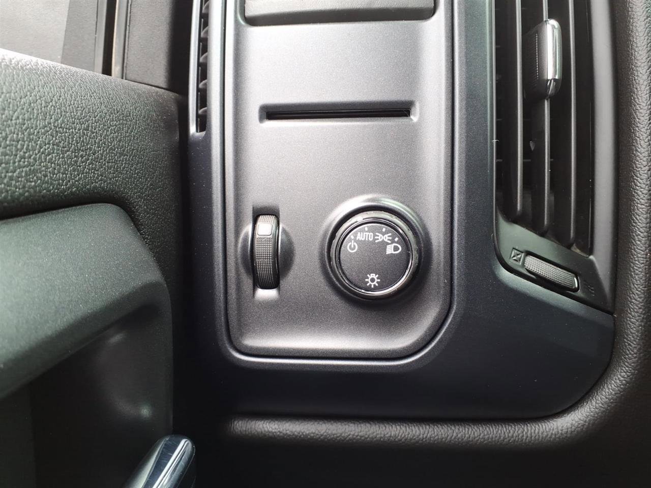 Used 2019 Chevrolet Silverado 1500 W/T AWD/4WD image 23