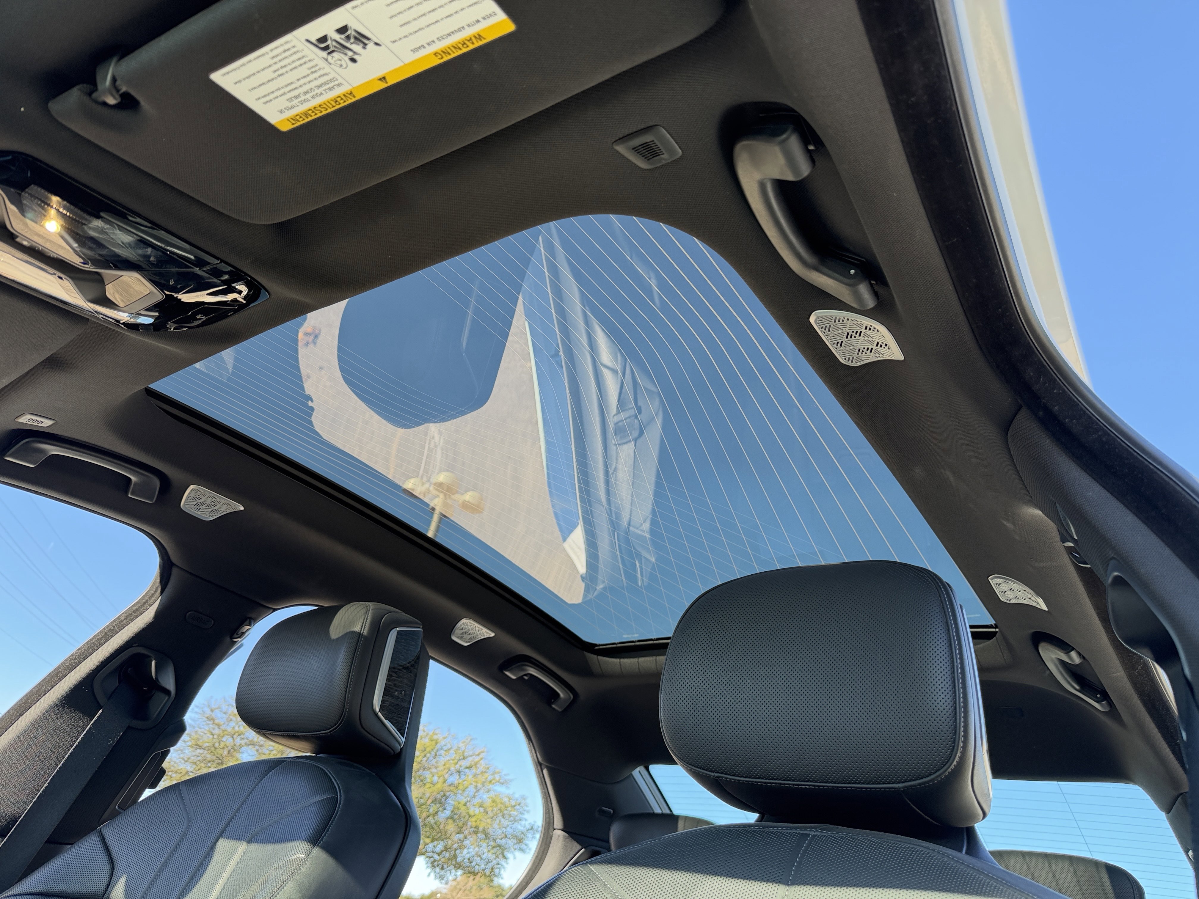 Used 2023 BMW 740i image 3