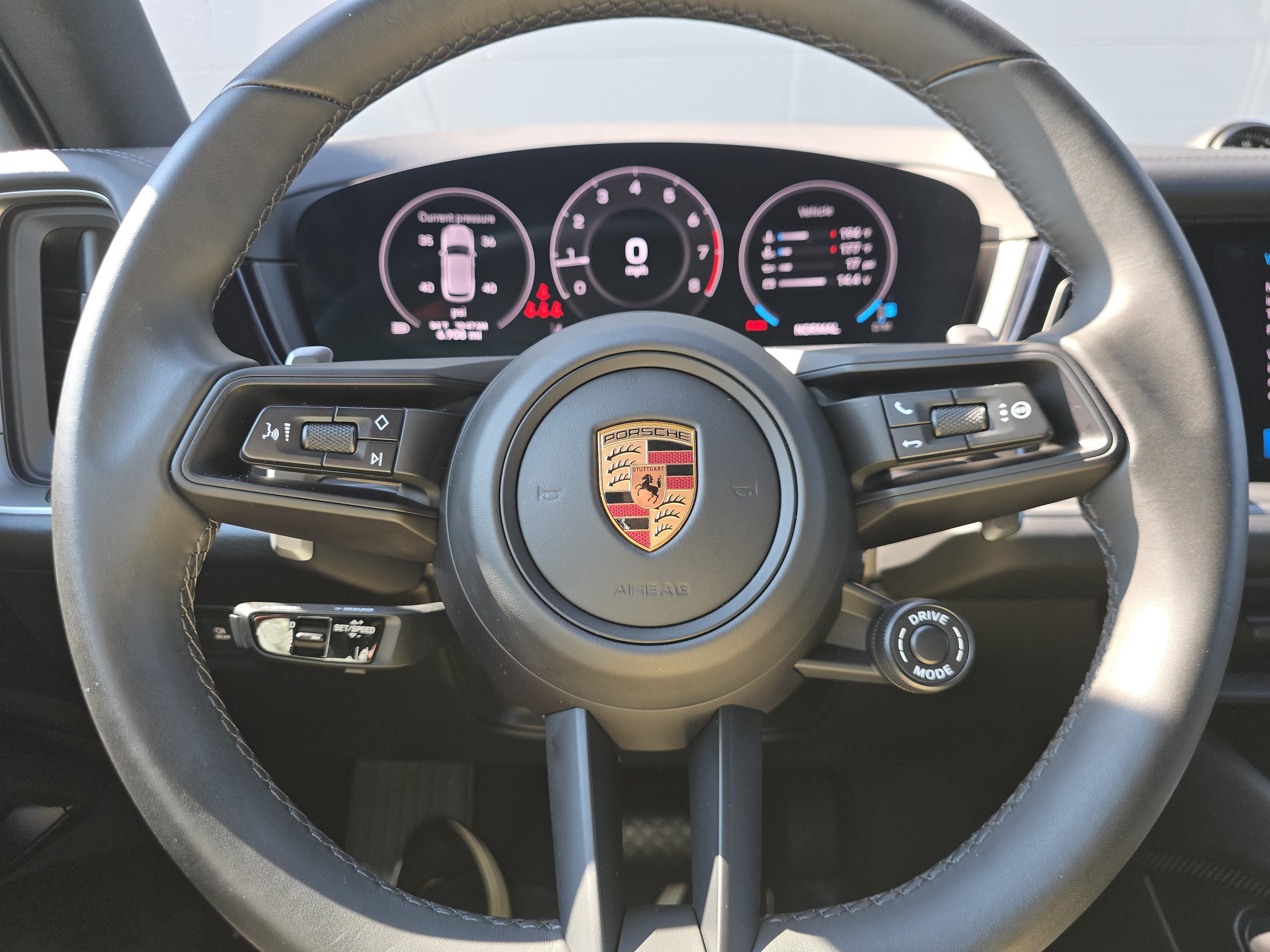 Certified 2026 Porsche Cayenne AWD/4WD image 26