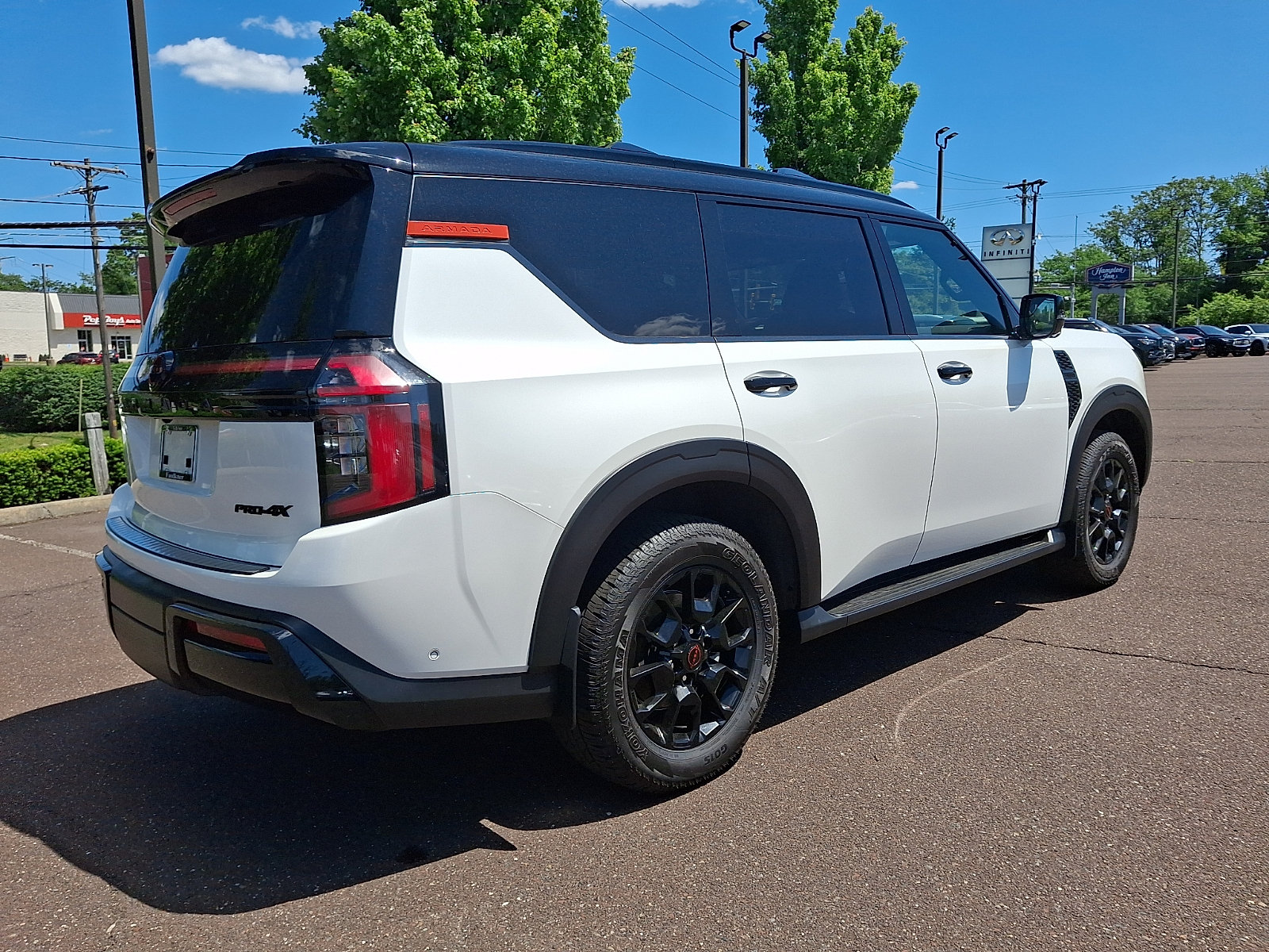 Used 2026 Nissan Armada PRO-4X w/ Captain's Chari Seat Package AWD/4WD image 6