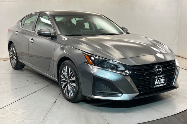 Used 2025 Nissan Altima 2.5 SV w/ SV Premium Package FWD image 7