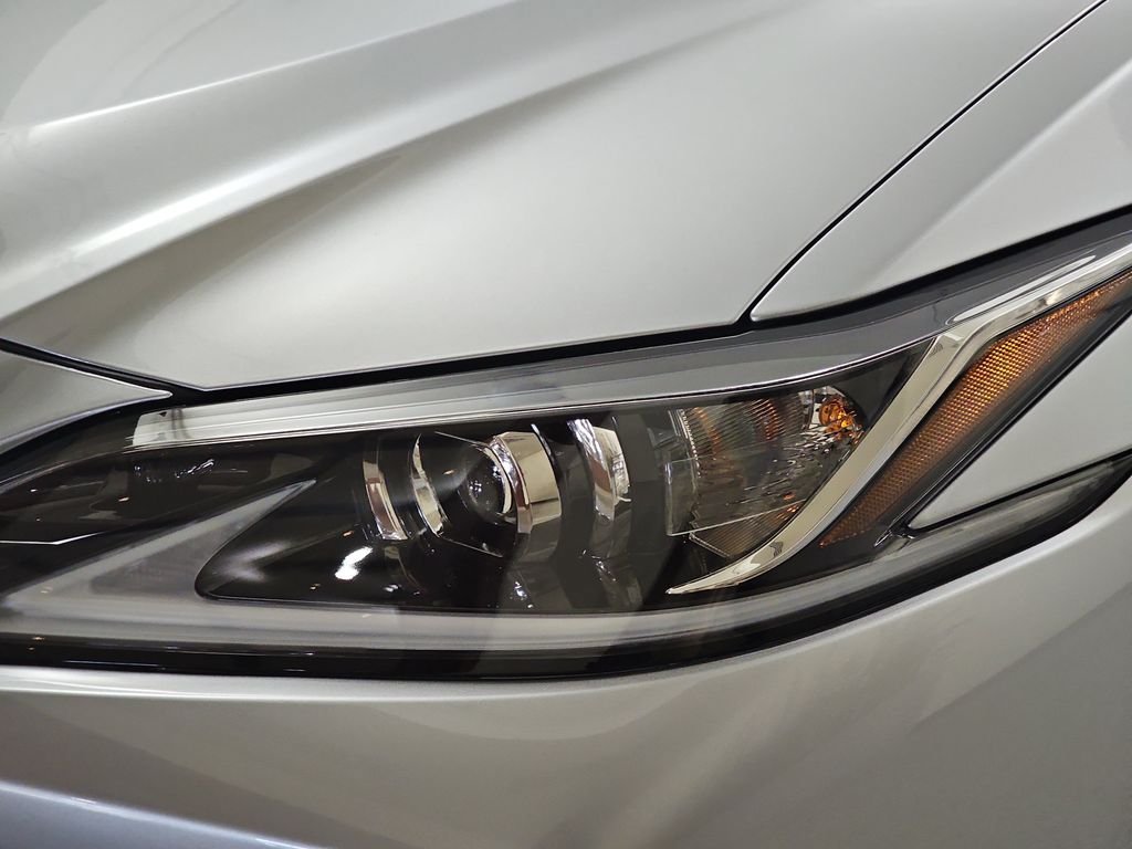 Certified 2025 Lexus ES 300h w/ Premium Package FWD image 29