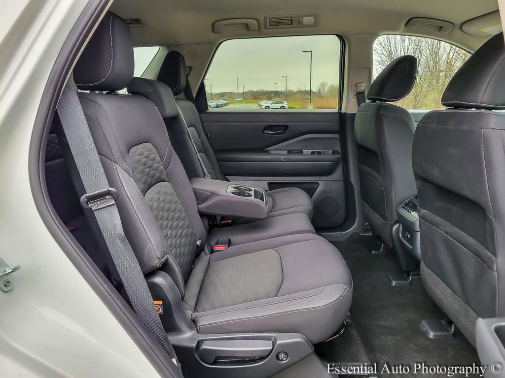 Used 2024 Nissan Pathfinder SV AWD/4WD image 27