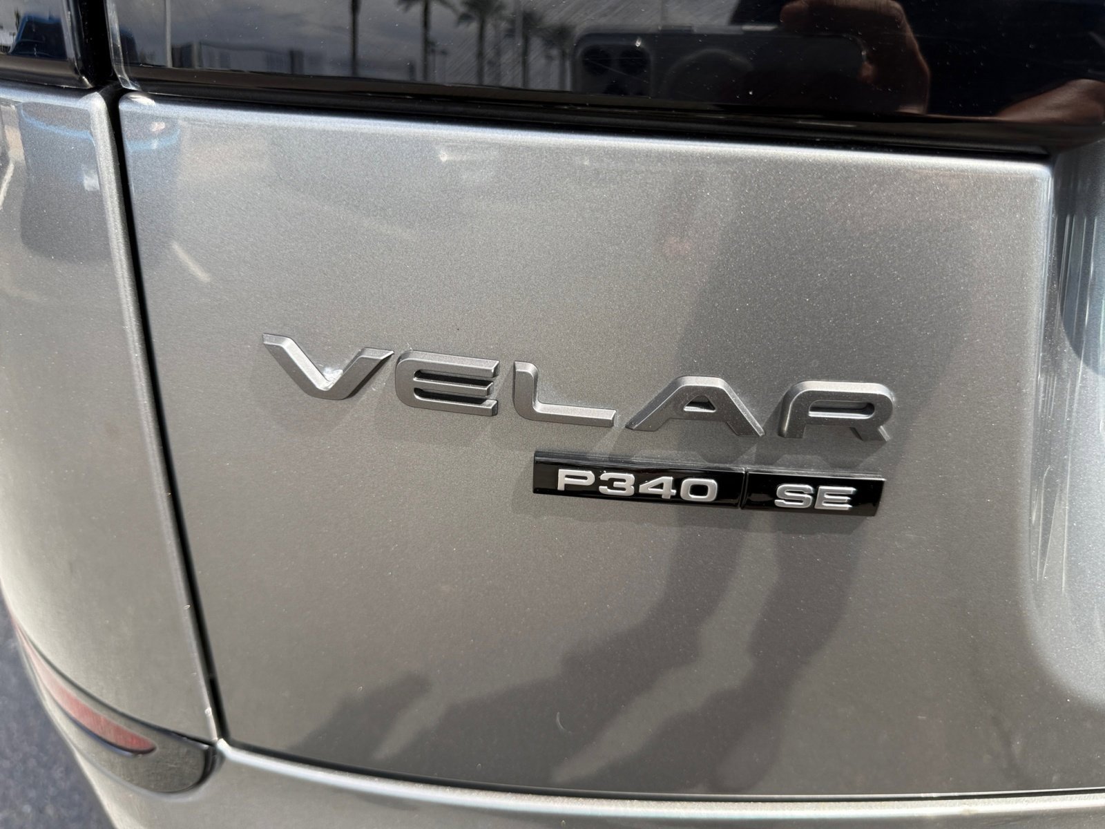 Used 2019 Land Rover Range Rover Velar R-Dynamic SE image 24